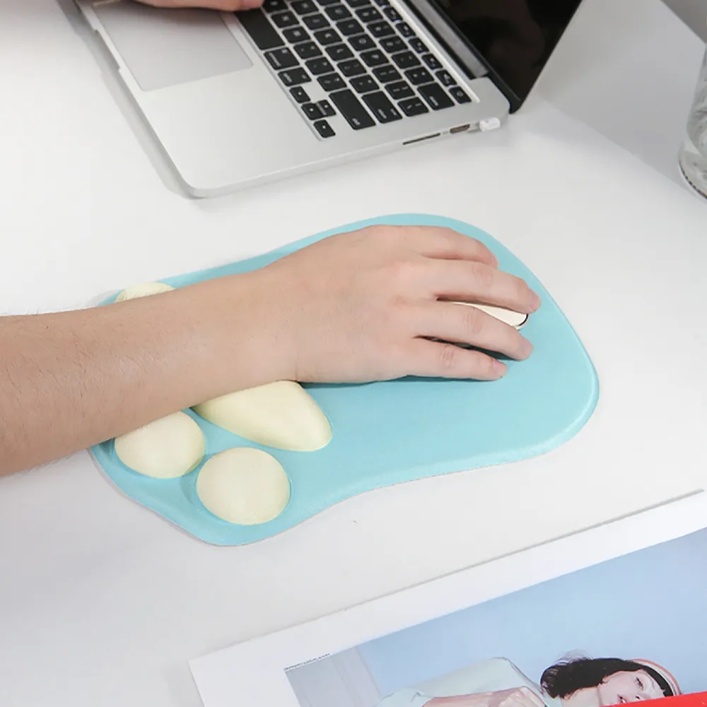 Cat Claw XL Mouse Pad with 3D Wrist Rest for Office/Gaming